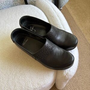 Dansko “Mavis” Black Leather Studded Mules EU 39 US 8.5/9